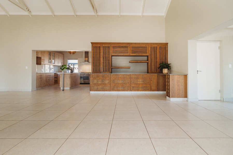 4 Bedroom Property for Sale in Kraaibosch Manor Western Cape